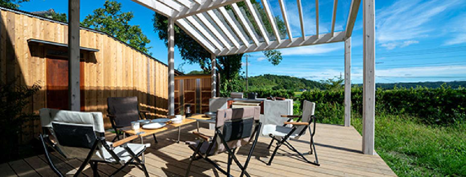 会話も弾む<br />
アイアングリルテーブル